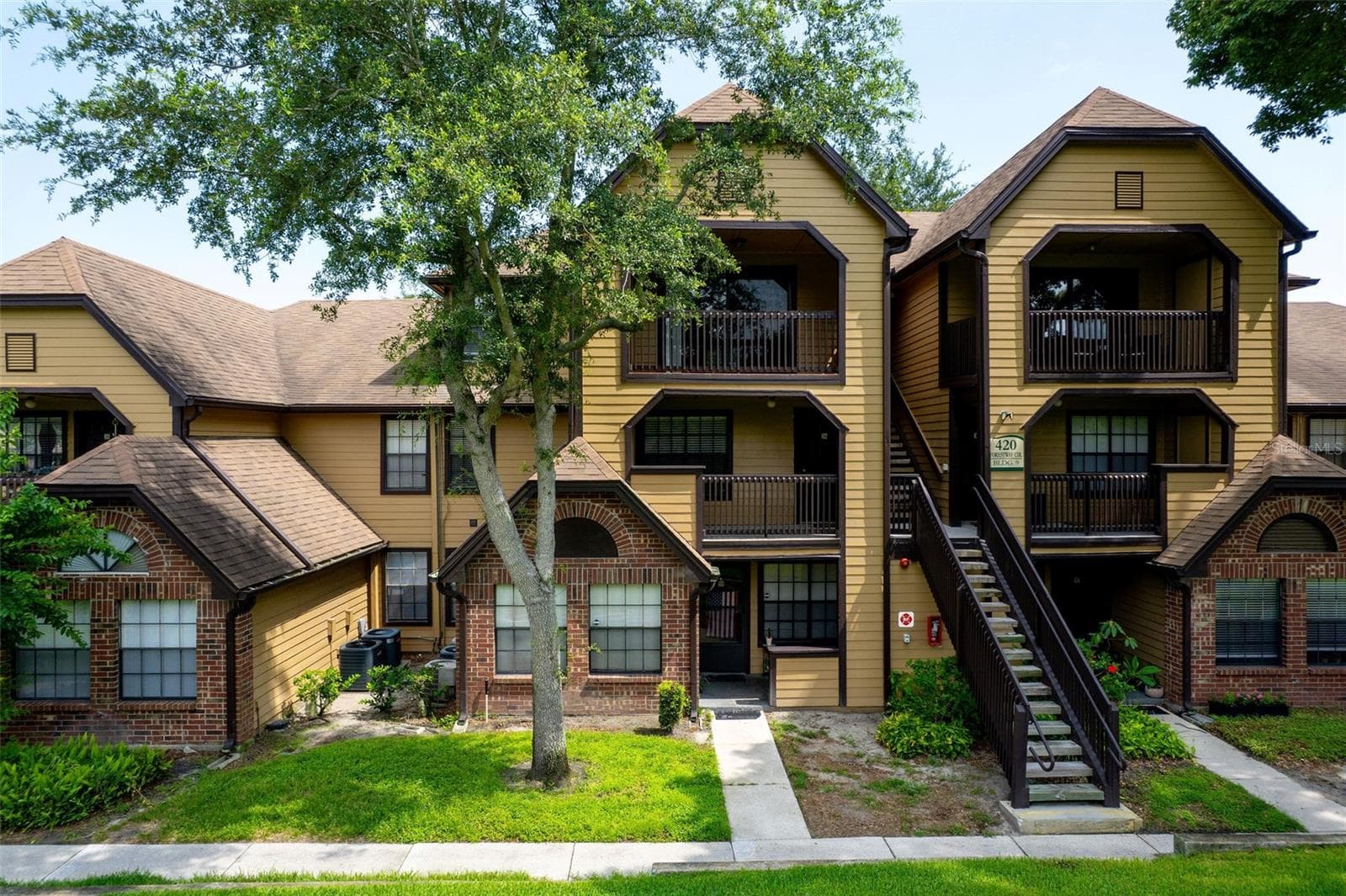 420 FORESTWAY CIR #206