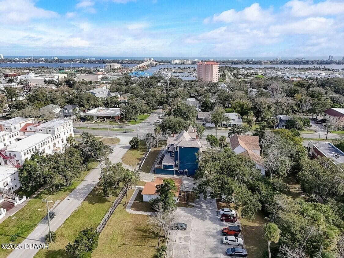 Multi-Family 5+ at 404 S RIDGEWOOD AVE, DAYTONA BEACH, photo 6 of 57