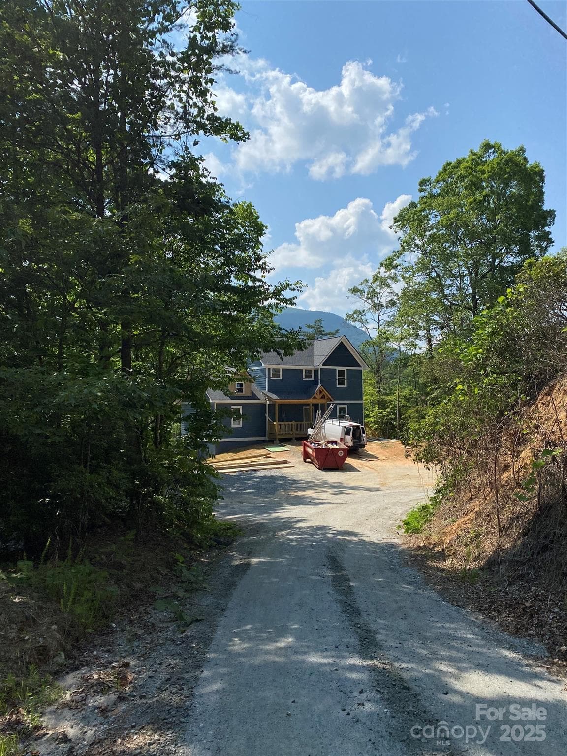 Mountain views on Falcon Ave - Lake Lure
