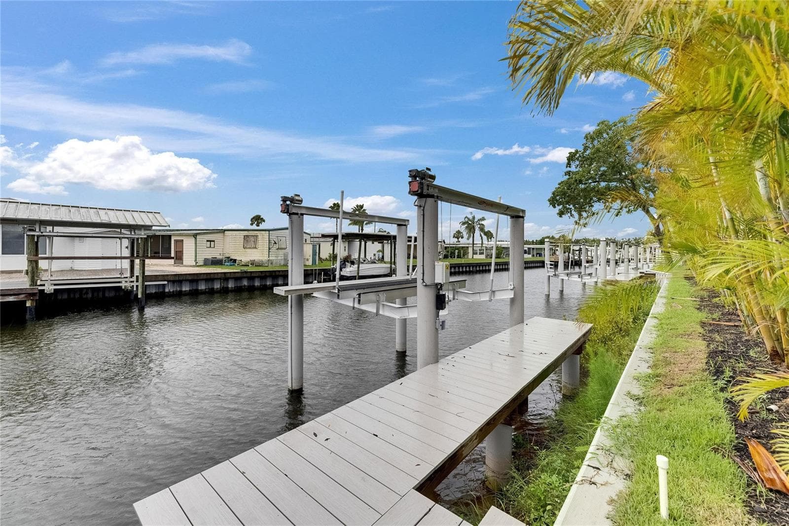 Single Family Residence at 6528 SIMONE SHORES CIR, APOLLO BEACH, photo 2 of 97