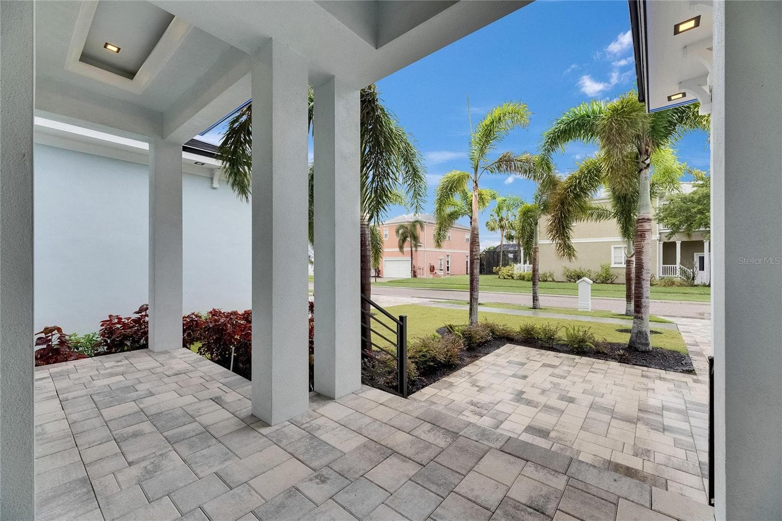 Single Family Residence at 6528 SIMONE SHORES CIR, APOLLO BEACH, photo 15 of 97