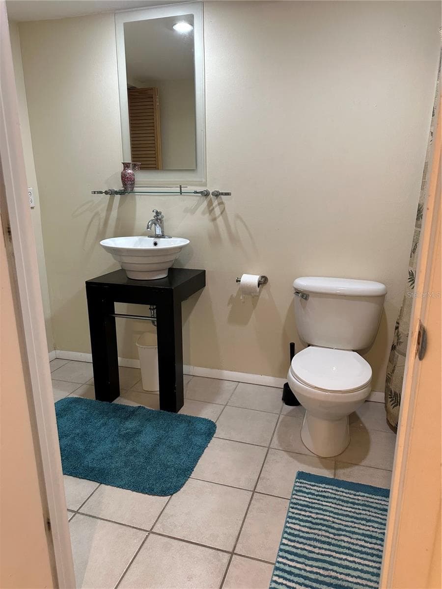 Guest bath - 701 S MADISON AVE #410, CLEARWATER