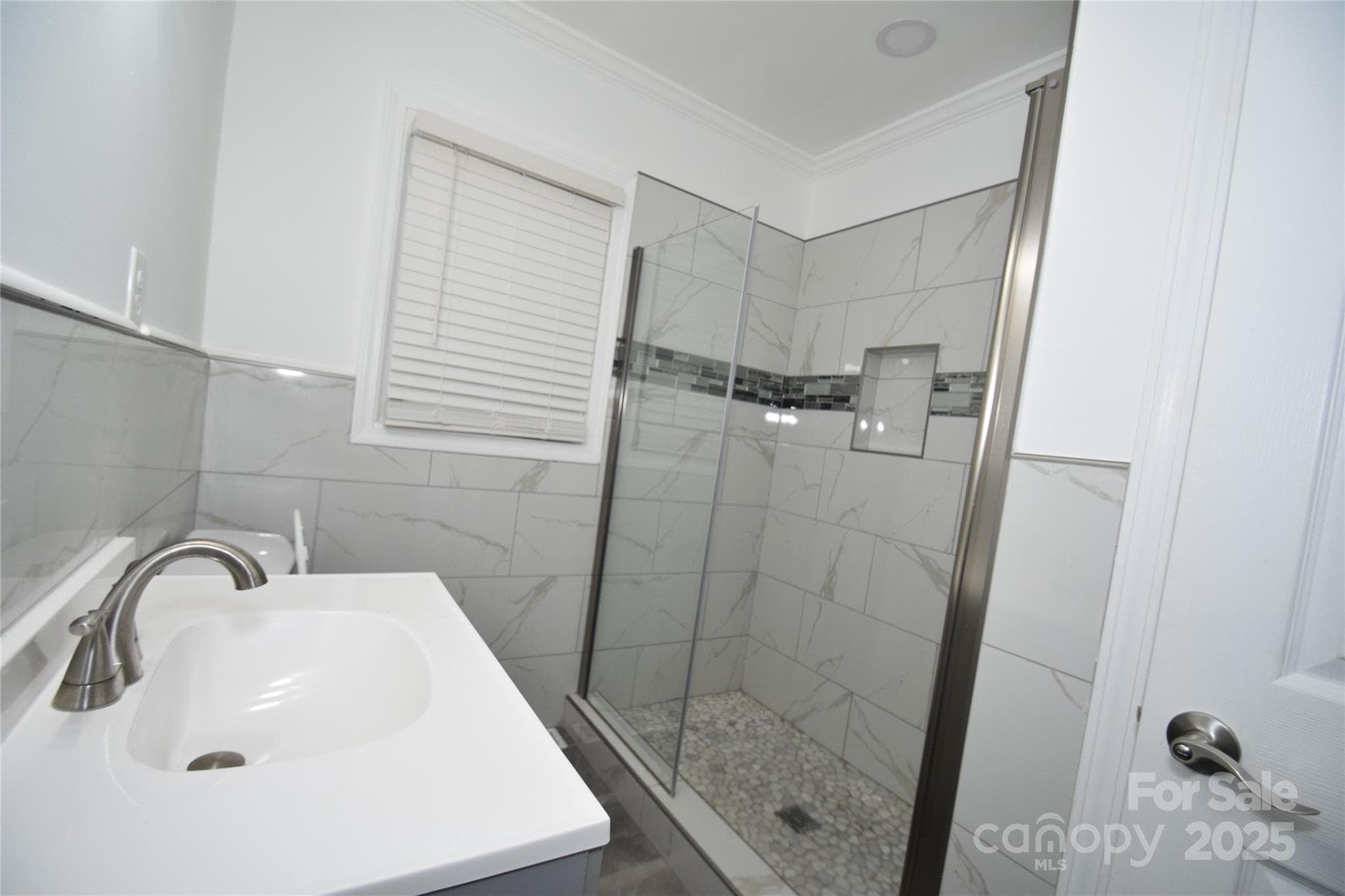 Full Bath - 706 Mcintyre Street, Monroe