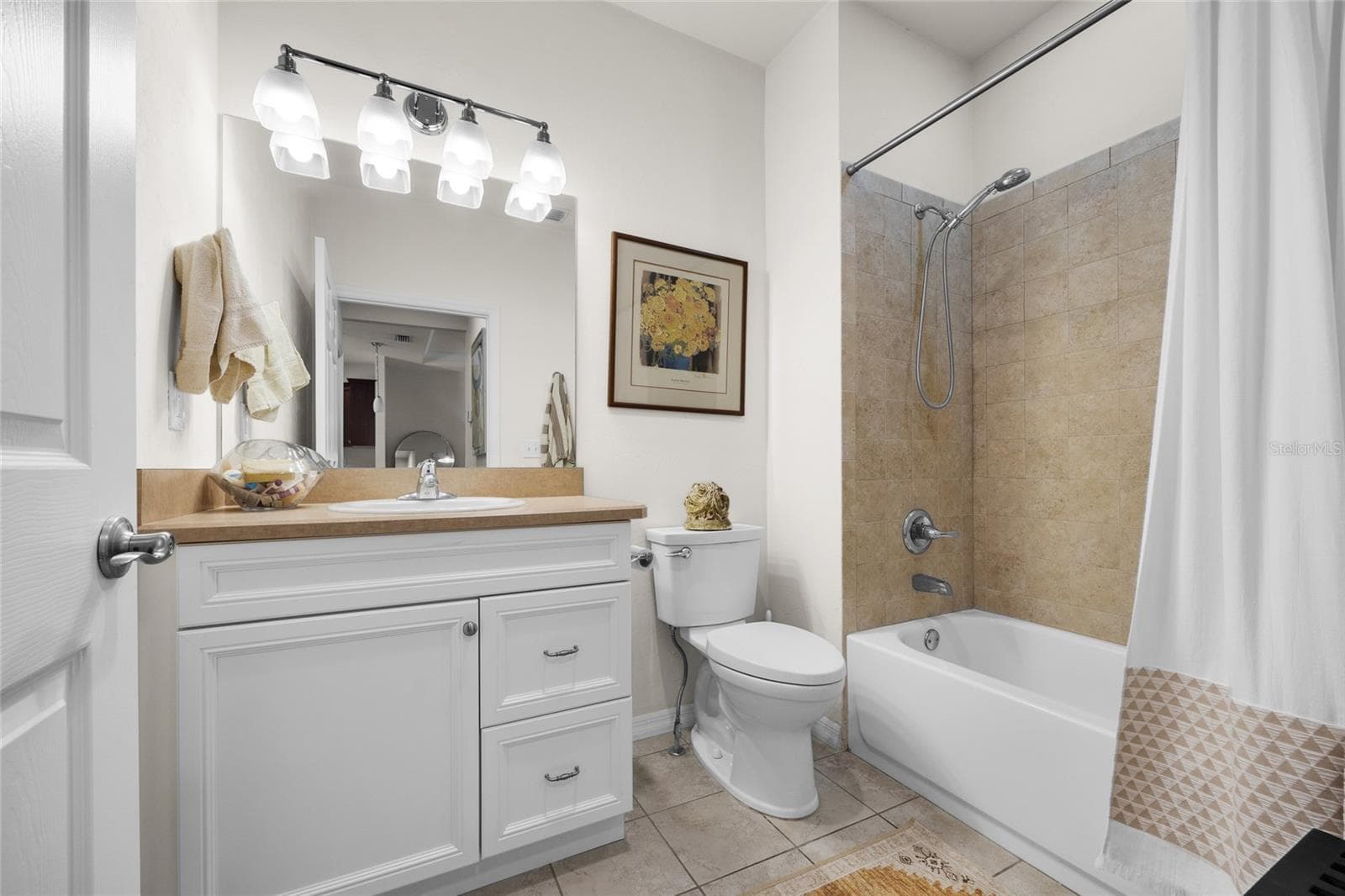 Second Full Bathroom - 12656 NW 11TH PL, NEWBERRY