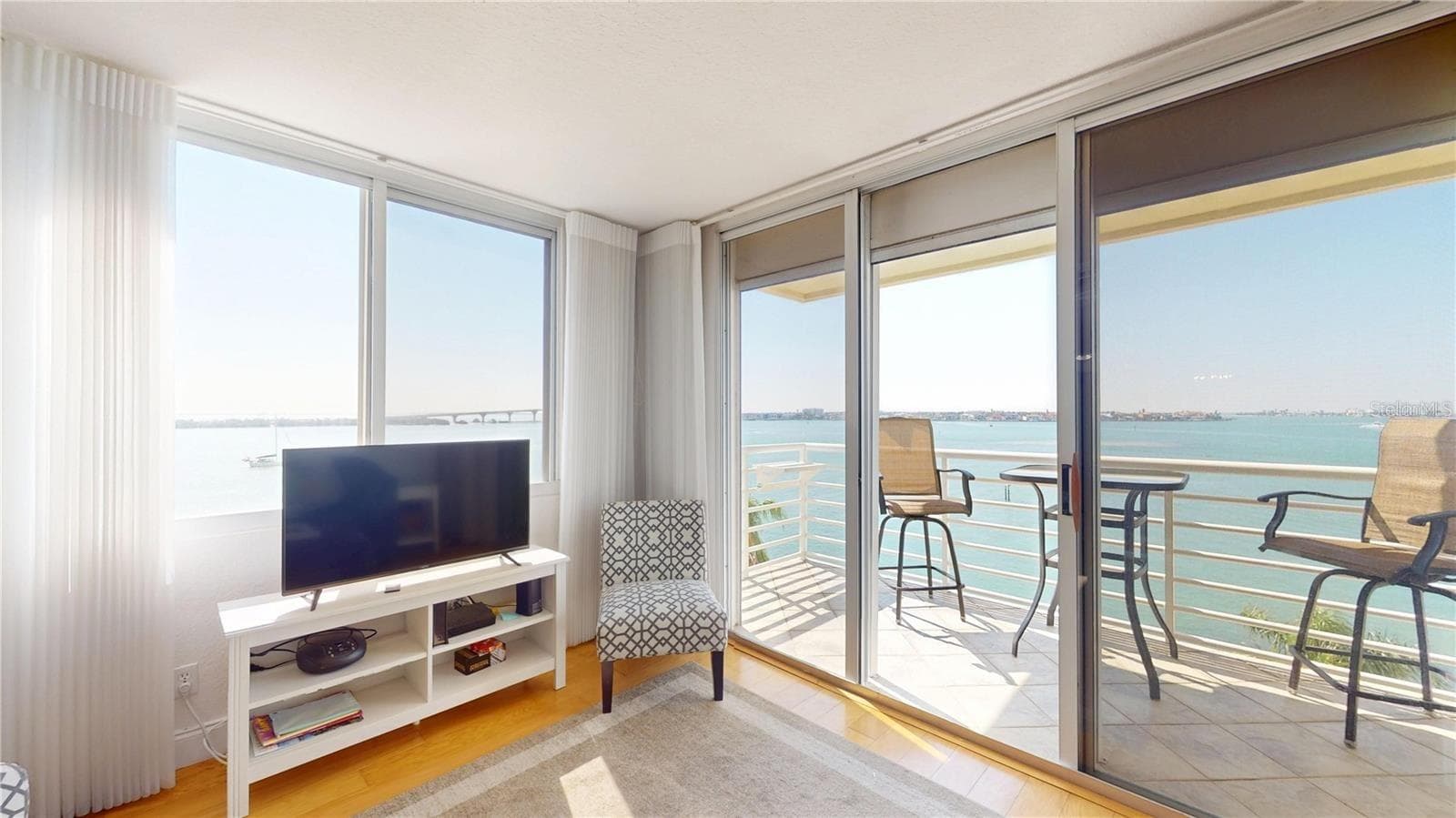 Condominium at 6105 BAHIA DEL MAR CIR #682, ST PETERSBURG, photo 6 of 35