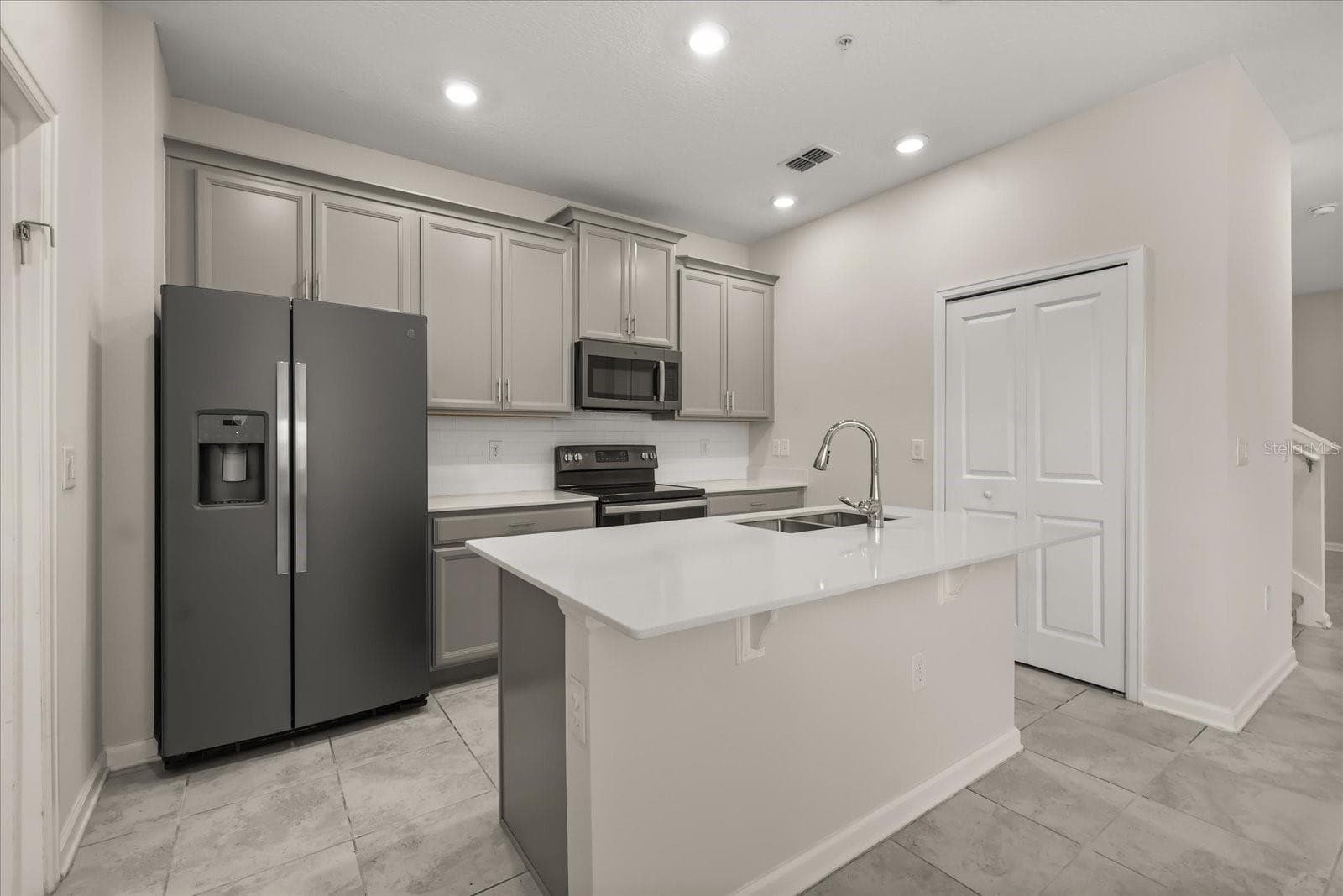 Townhouse at 2966 AQUA VIRGO LOOP #16, ORLANDO, photo 7 of 26
