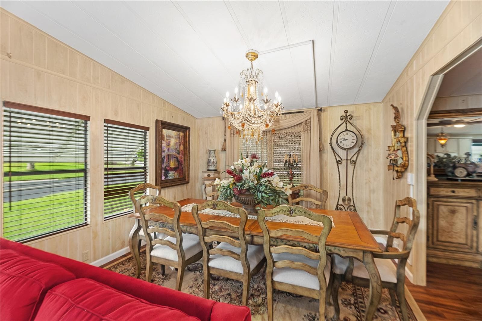 Family/front room can be used as formal dining - 2002 S CITRUS CIR #1728, ZELLWOOD