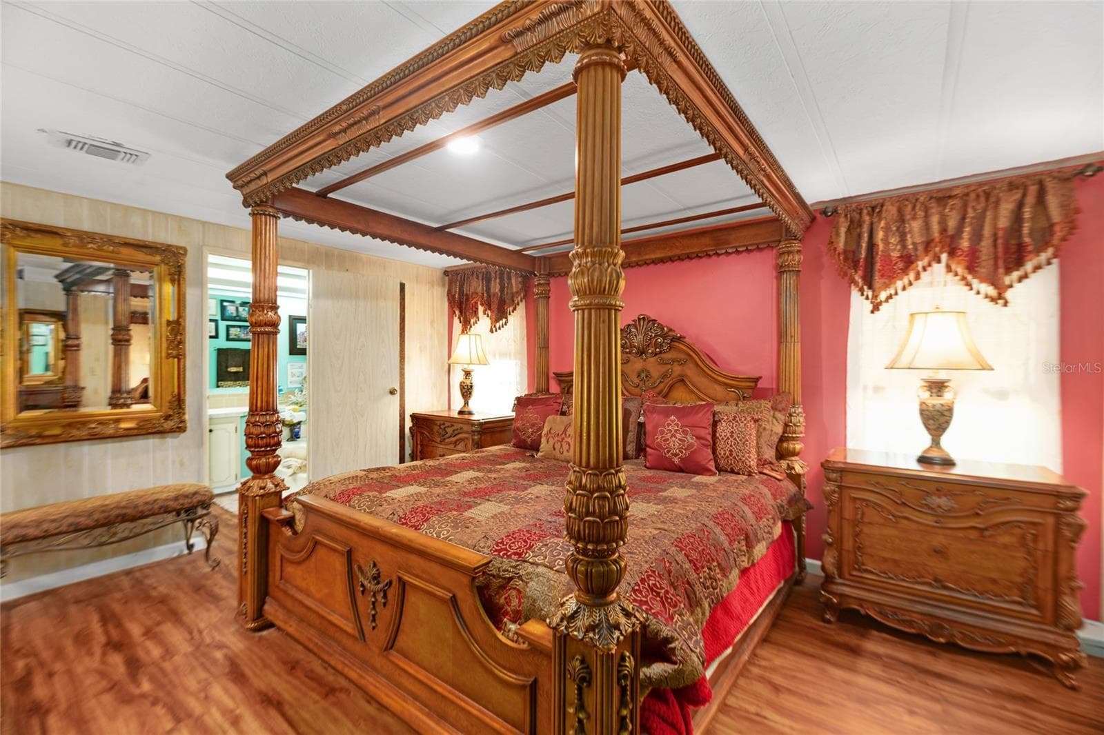 Large primary bedroom accommodates king-size furniture - 2002 S CITRUS CIR #1728, ZELLWOOD