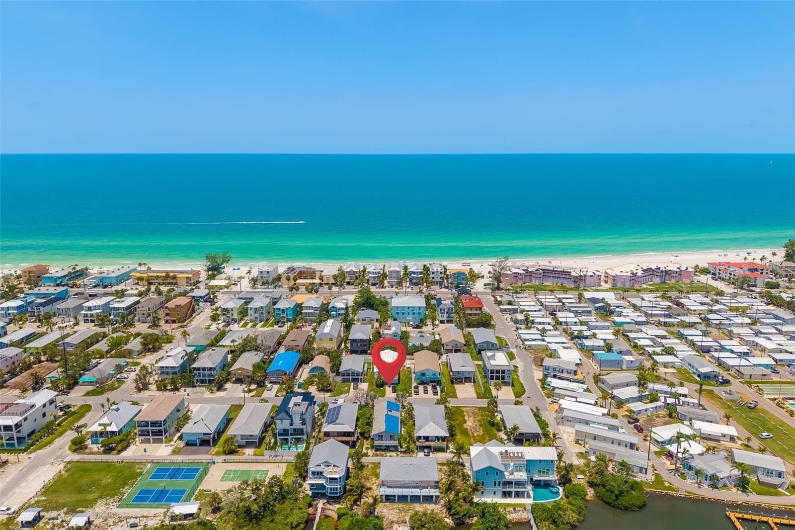 Perfectly positioned between the Gulf of Mexico and Sarasota Bay, offering the best of both waterfront worlds. - 2513 AVENUE B #B, BRADENTON BEACH