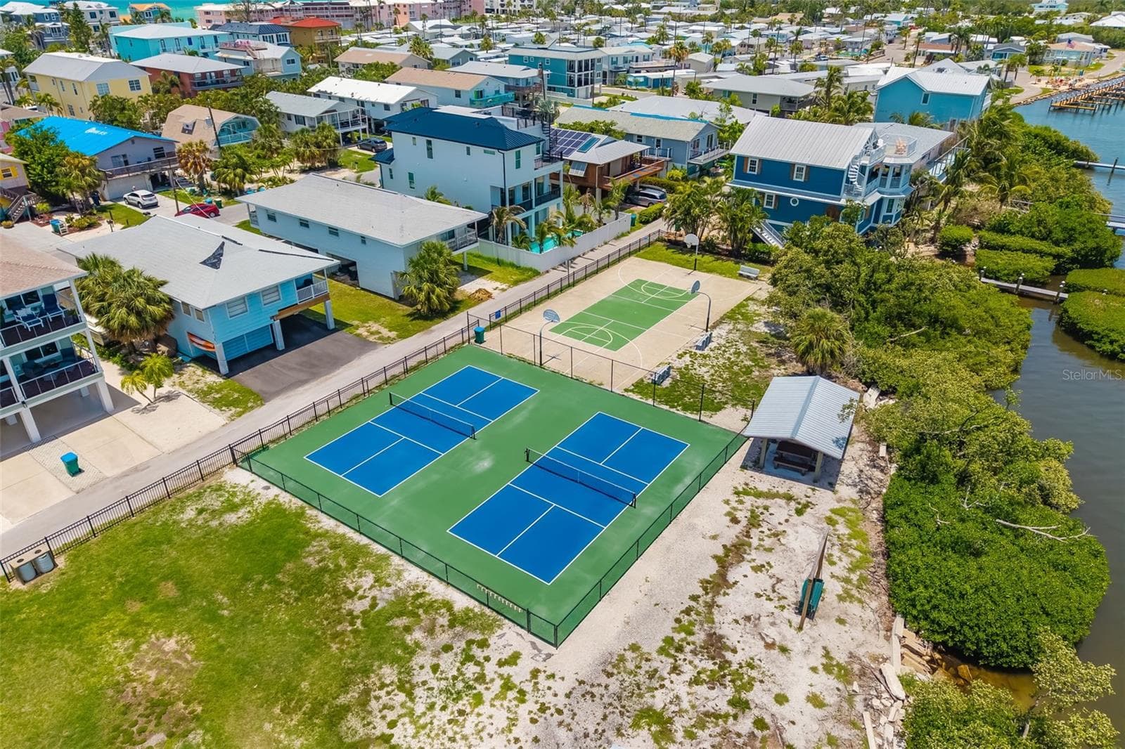 tennis courts, play ground - 2513 AVENUE B #B, BRADENTON BEACH