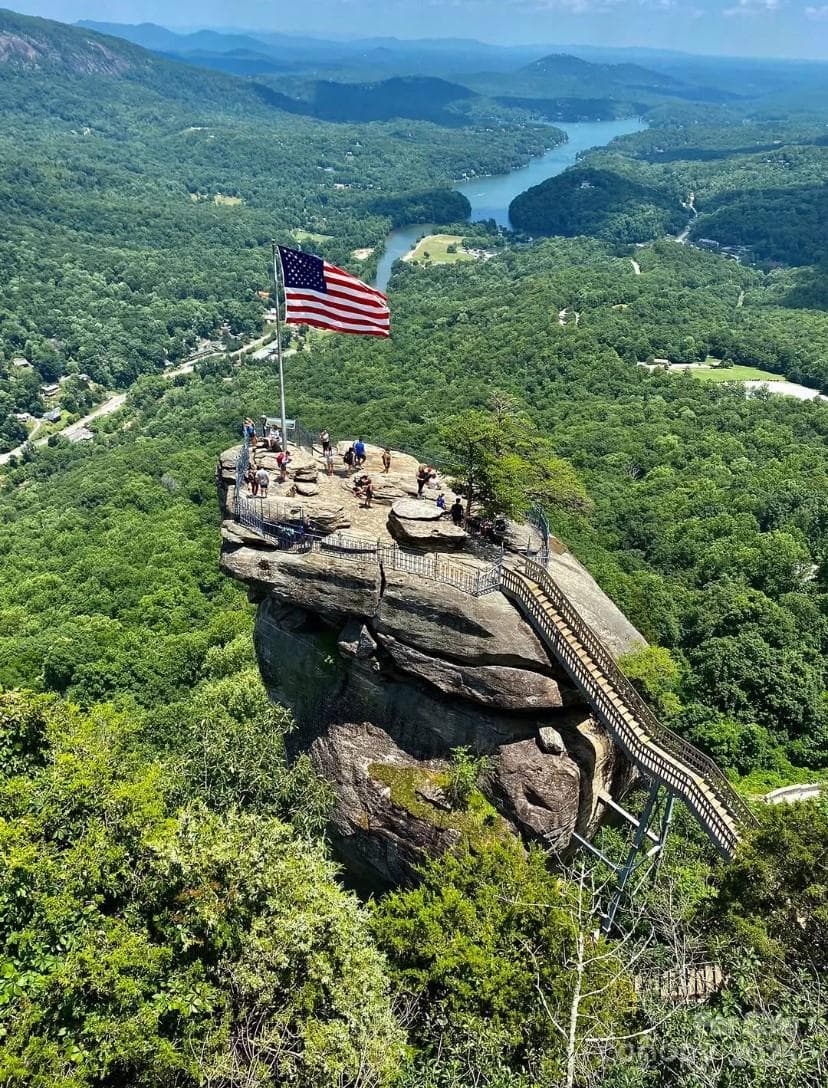 Chimney Rock State Park. 5 minutes away. Reopening June 27th! - Lake Lure