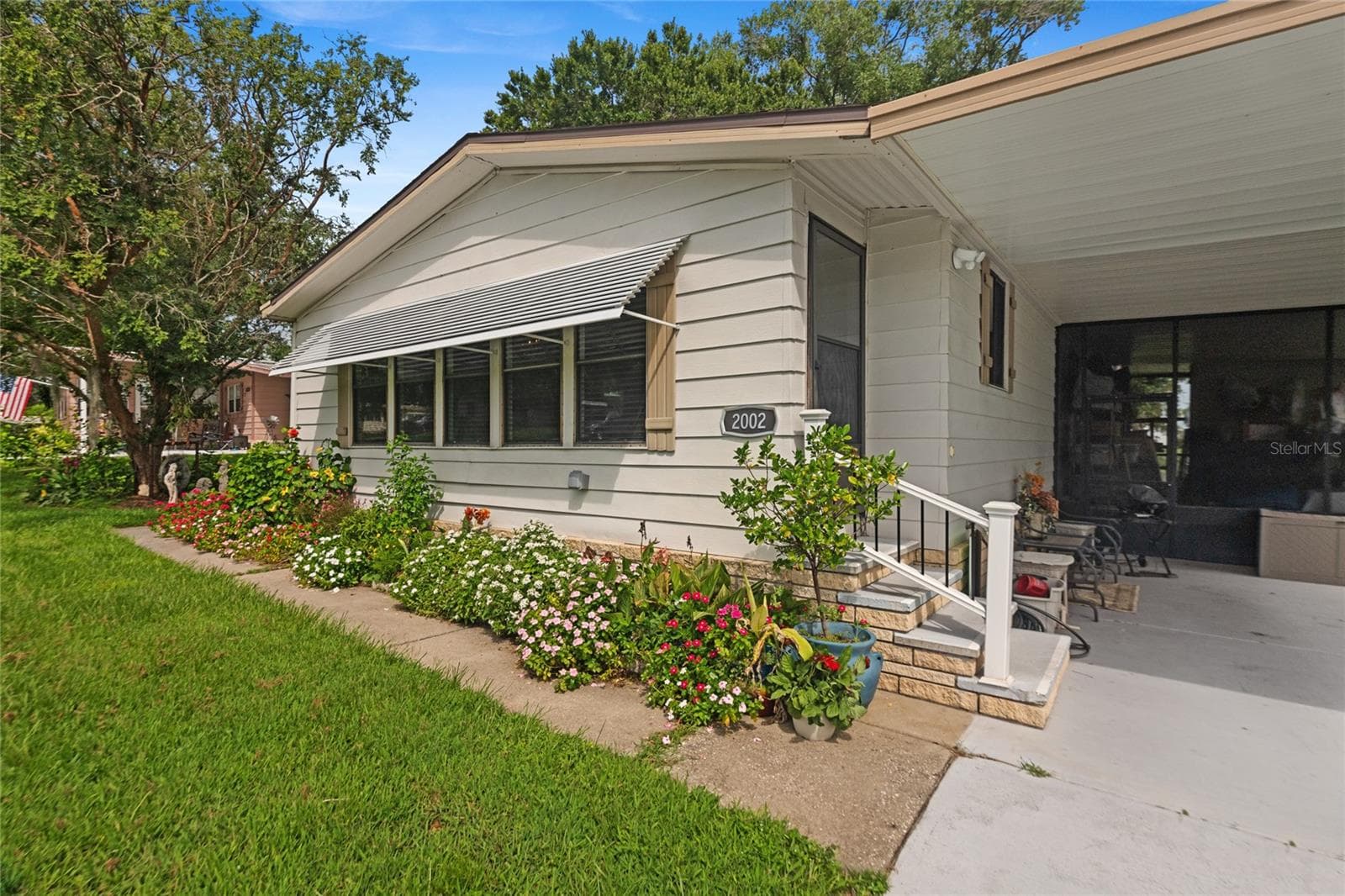 Beautiful landscaping - 2002 S CITRUS CIR #1728, ZELLWOOD