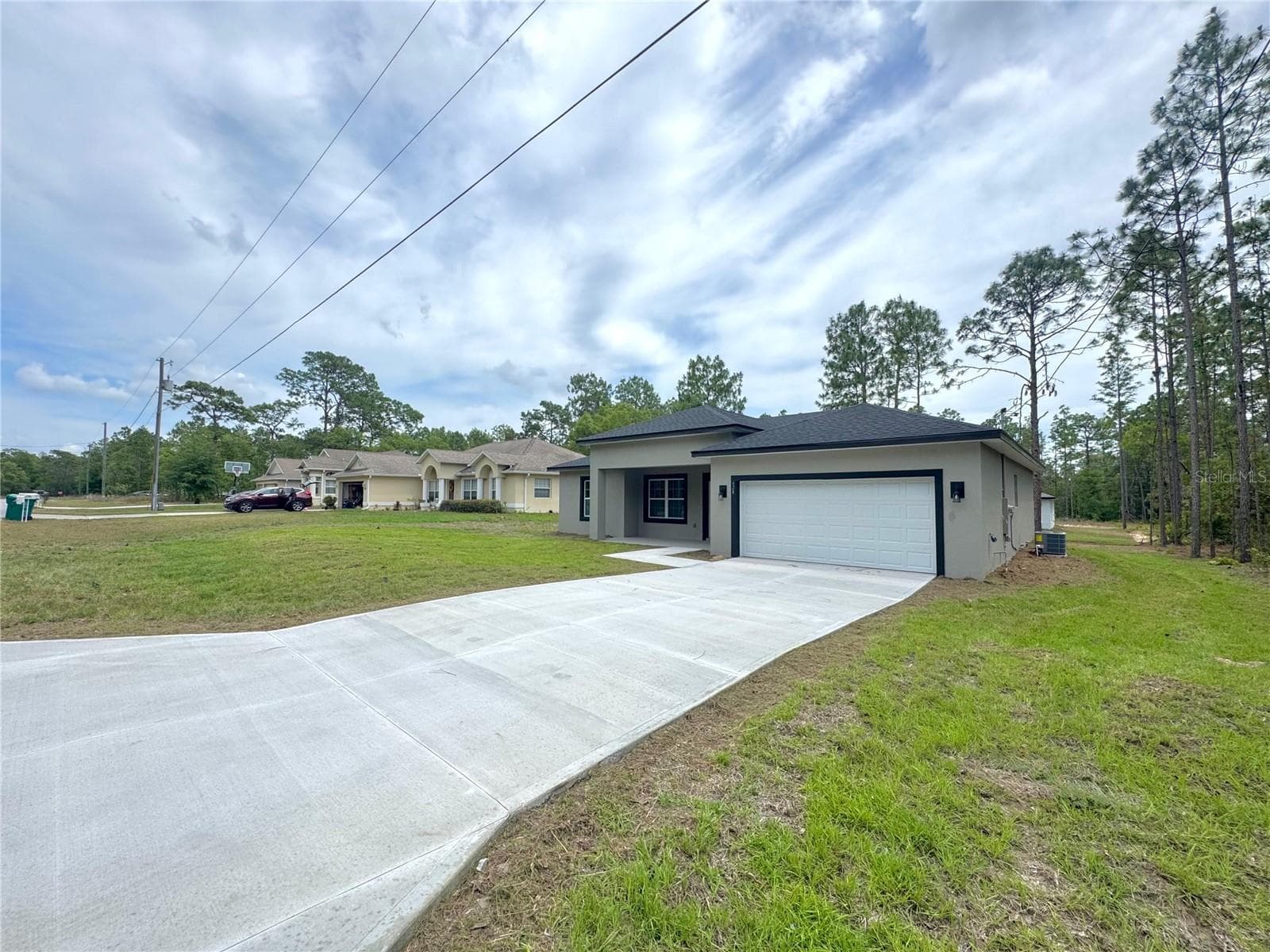 Single Family Residence at 628 W HERONSBILL LN, DUNNELLON, photo 3 of 29