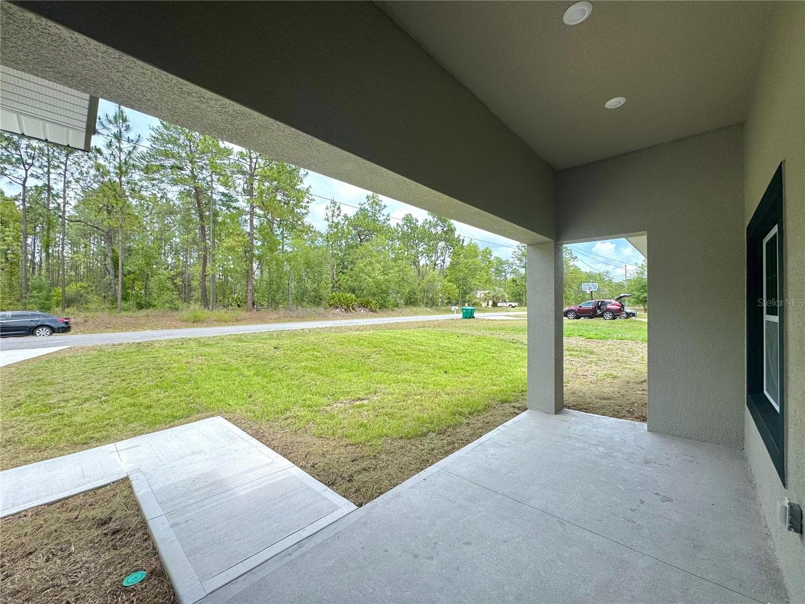Single Family Residence at 628 W HERONSBILL LN, DUNNELLON, photo 6 of 29