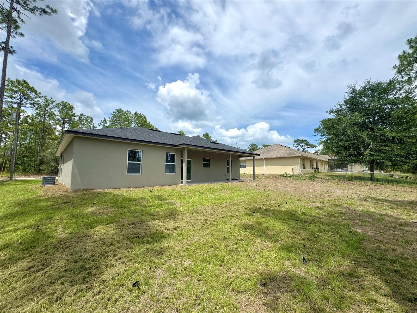 Single Family Residence at 628 W HERONSBILL LN, DUNNELLON, photo 7 of 29