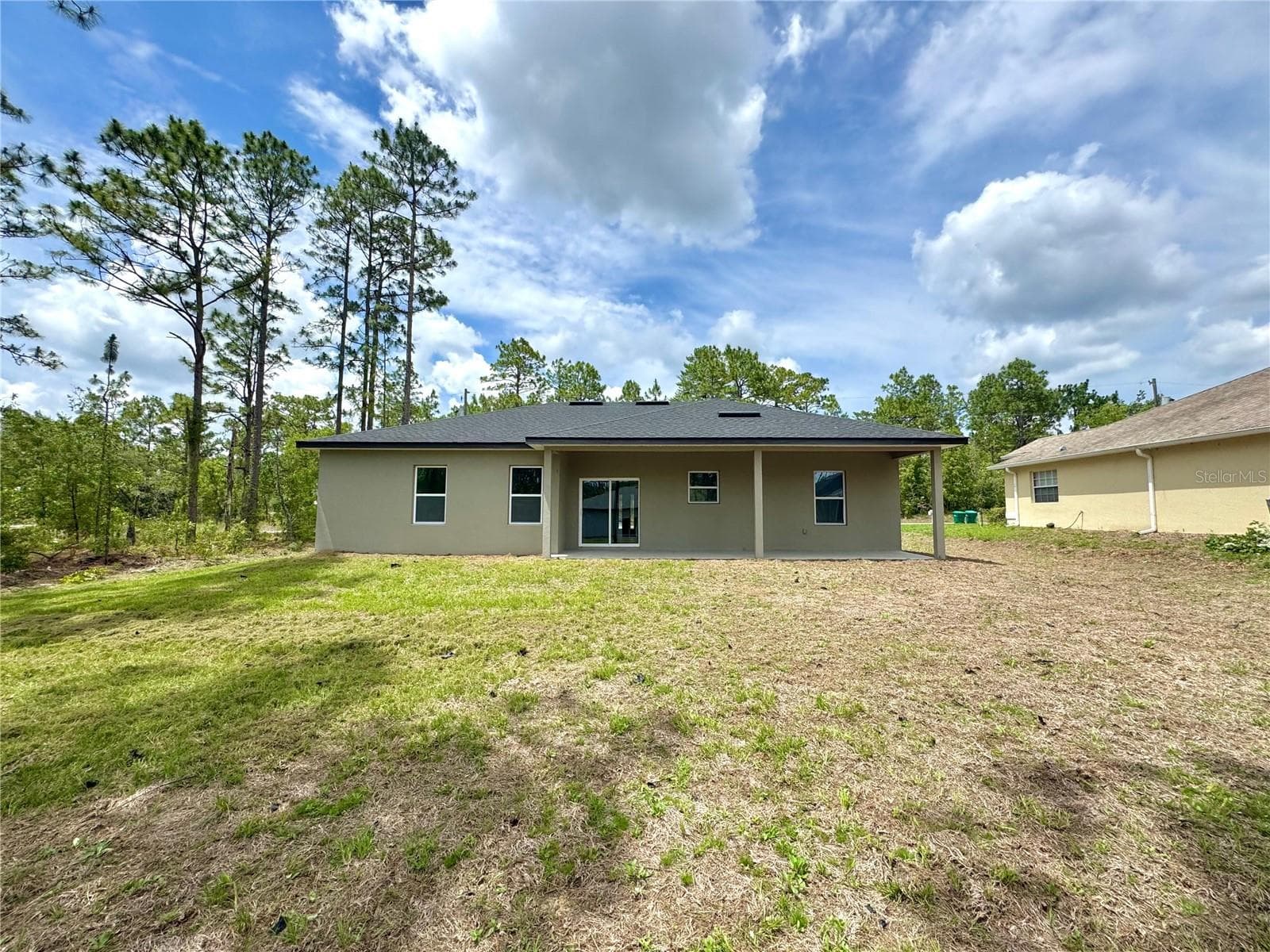 Single Family Residence at 628 W HERONSBILL LN, DUNNELLON, photo 8 of 29