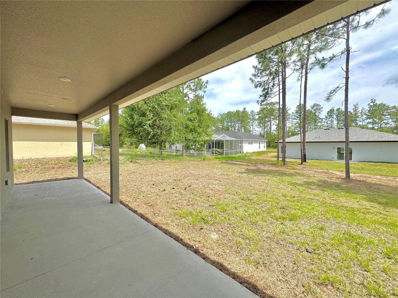 Single Family Residence at 628 W HERONSBILL LN, DUNNELLON, photo 10 of 29