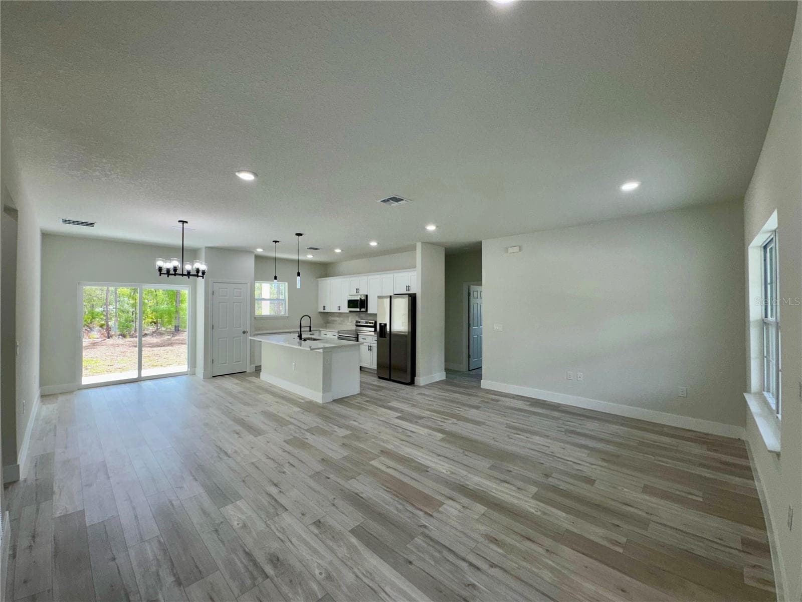 MODEL HOME - 628 W HERONSBILL LN, DUNNELLON
