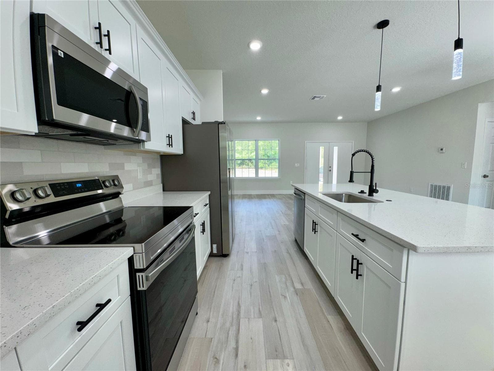 MODEL HOME - 628 W HERONSBILL LN, DUNNELLON