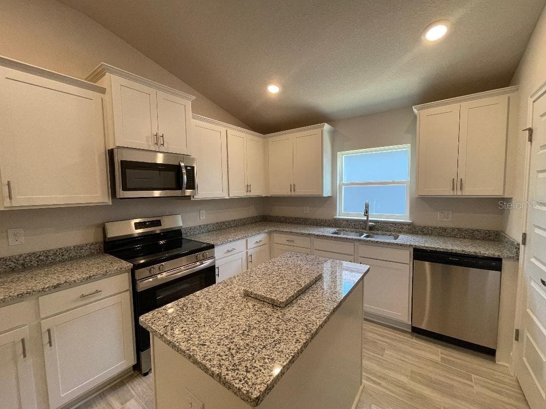 Single Family Residence at 13374 OGDEN GLADE RD, DADE CITY, photo 12 of 32