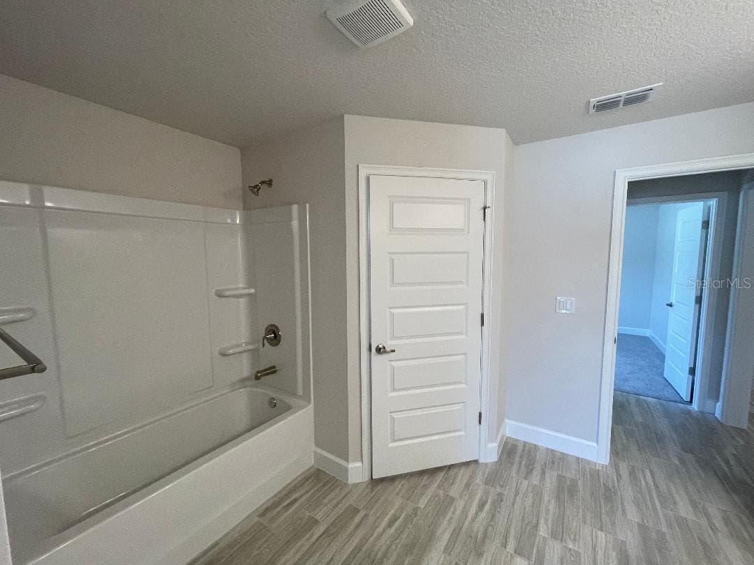 Jack & Jill Bathroom - 13374 OGDEN GLADE RD, DADE CITY