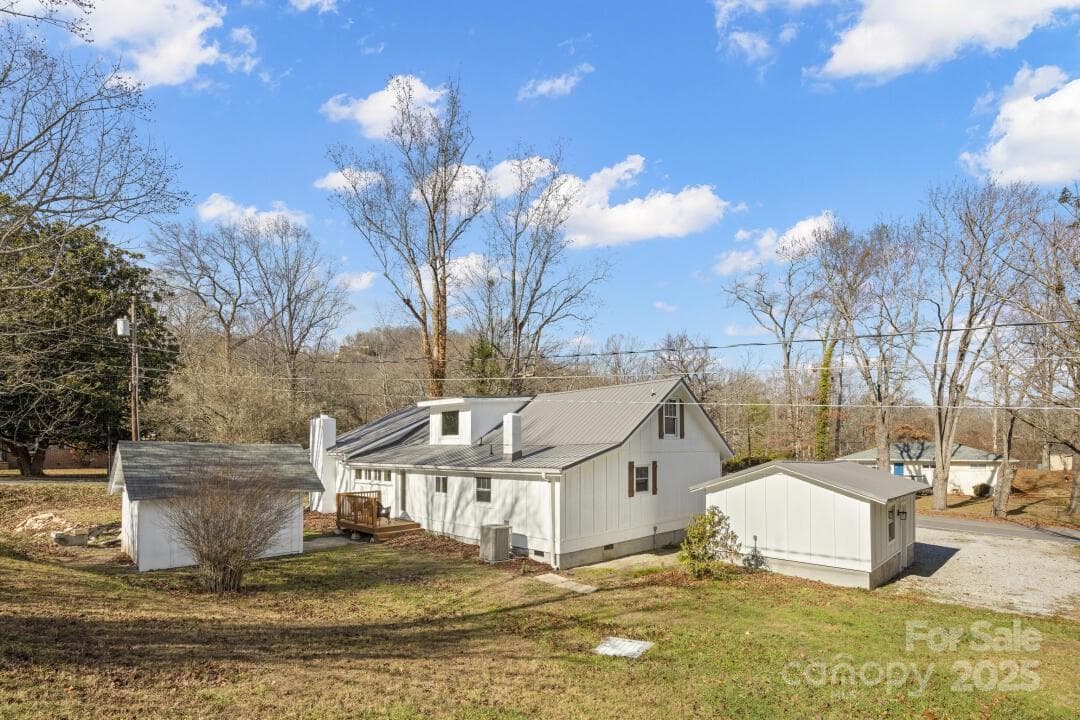 Single Family Residence at Hendersonville, photo 5 of 19
