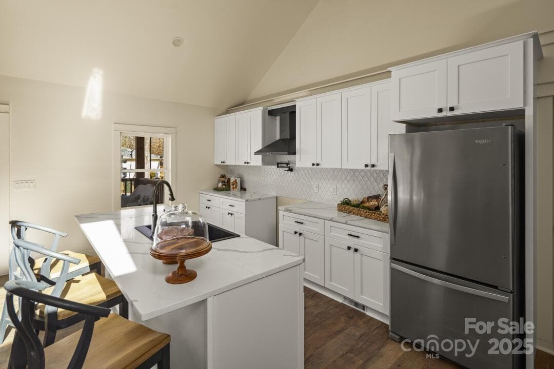 Single Family Residence at Hendersonville, photo 9 of 19