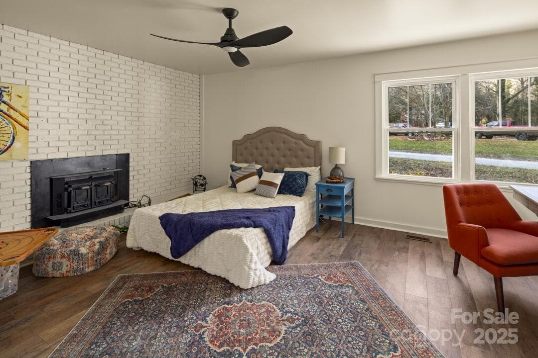Single Family Residence at Hendersonville, photo 11 of 19