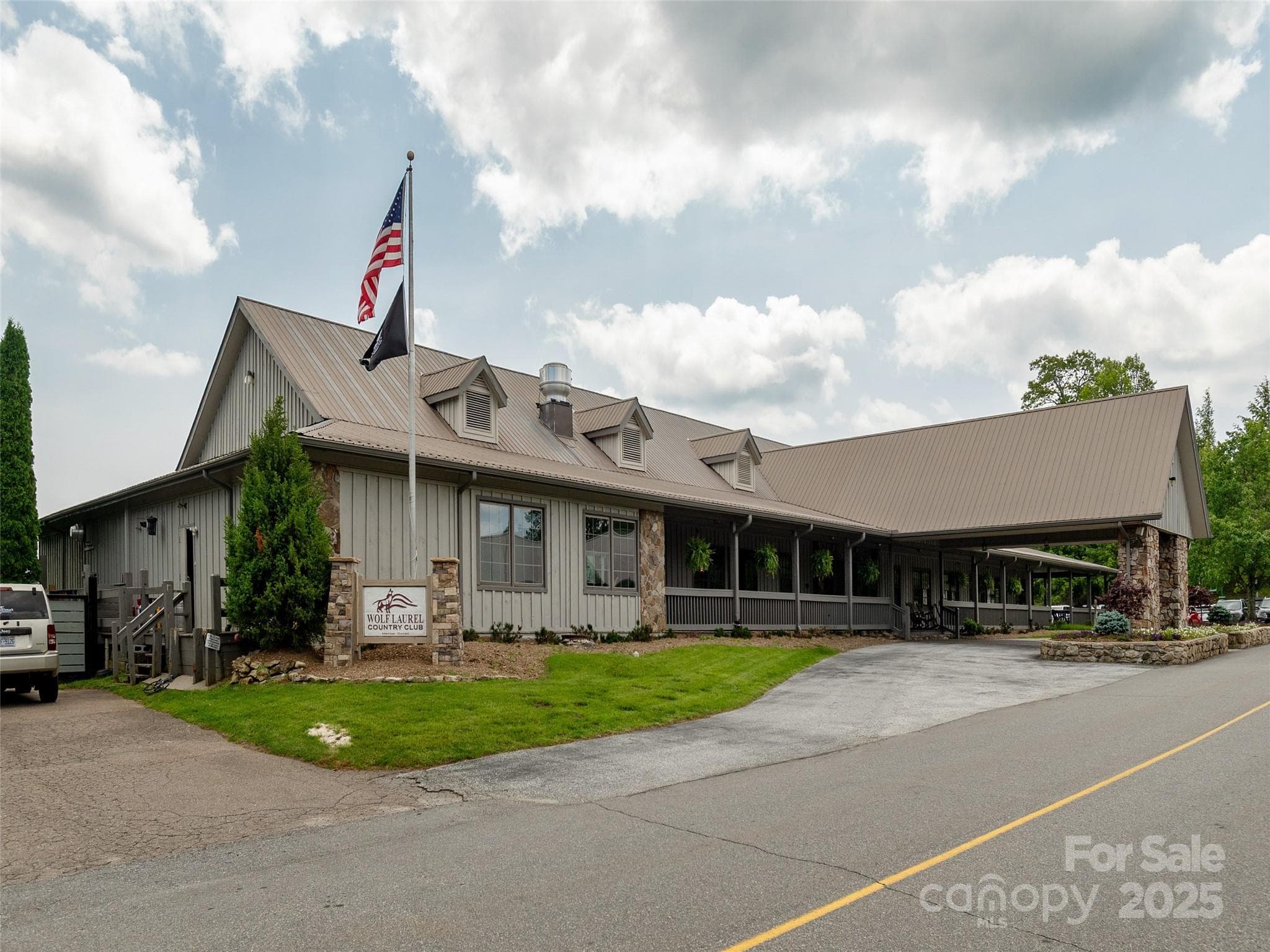 Country Club - Mars Hill