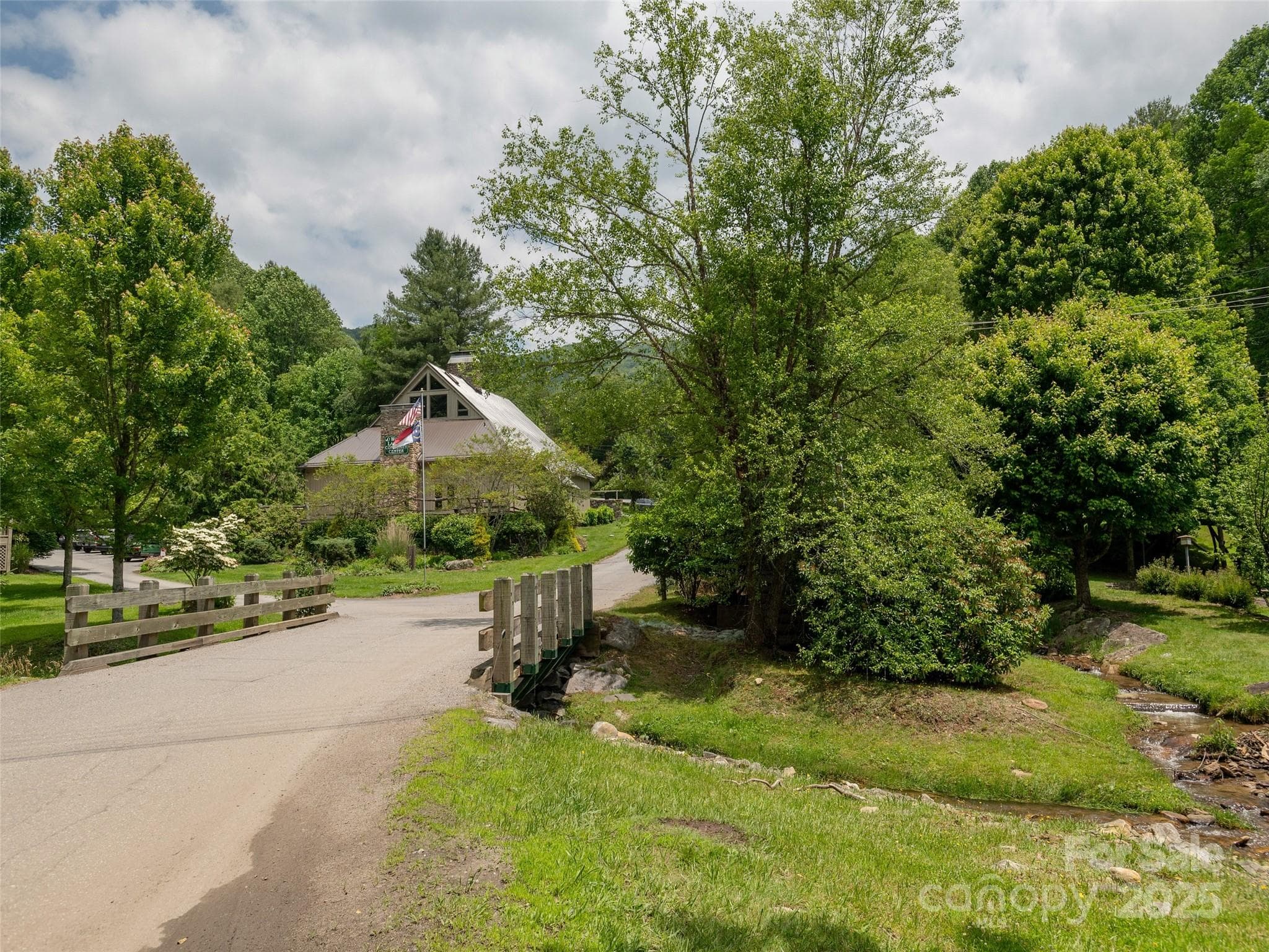 Community Amenities - Mars Hill