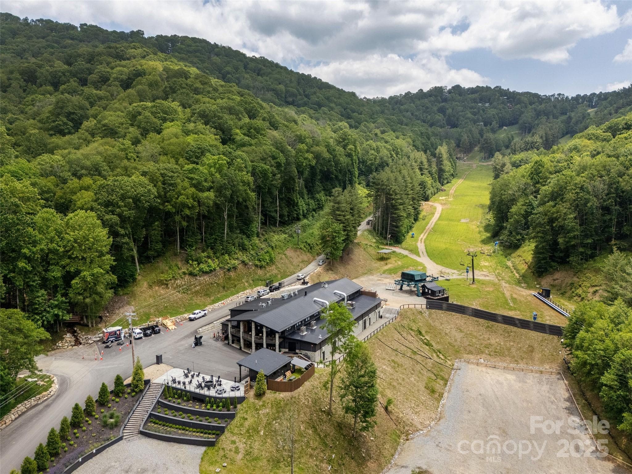Ski Lodge & Restaurant - Mars Hill