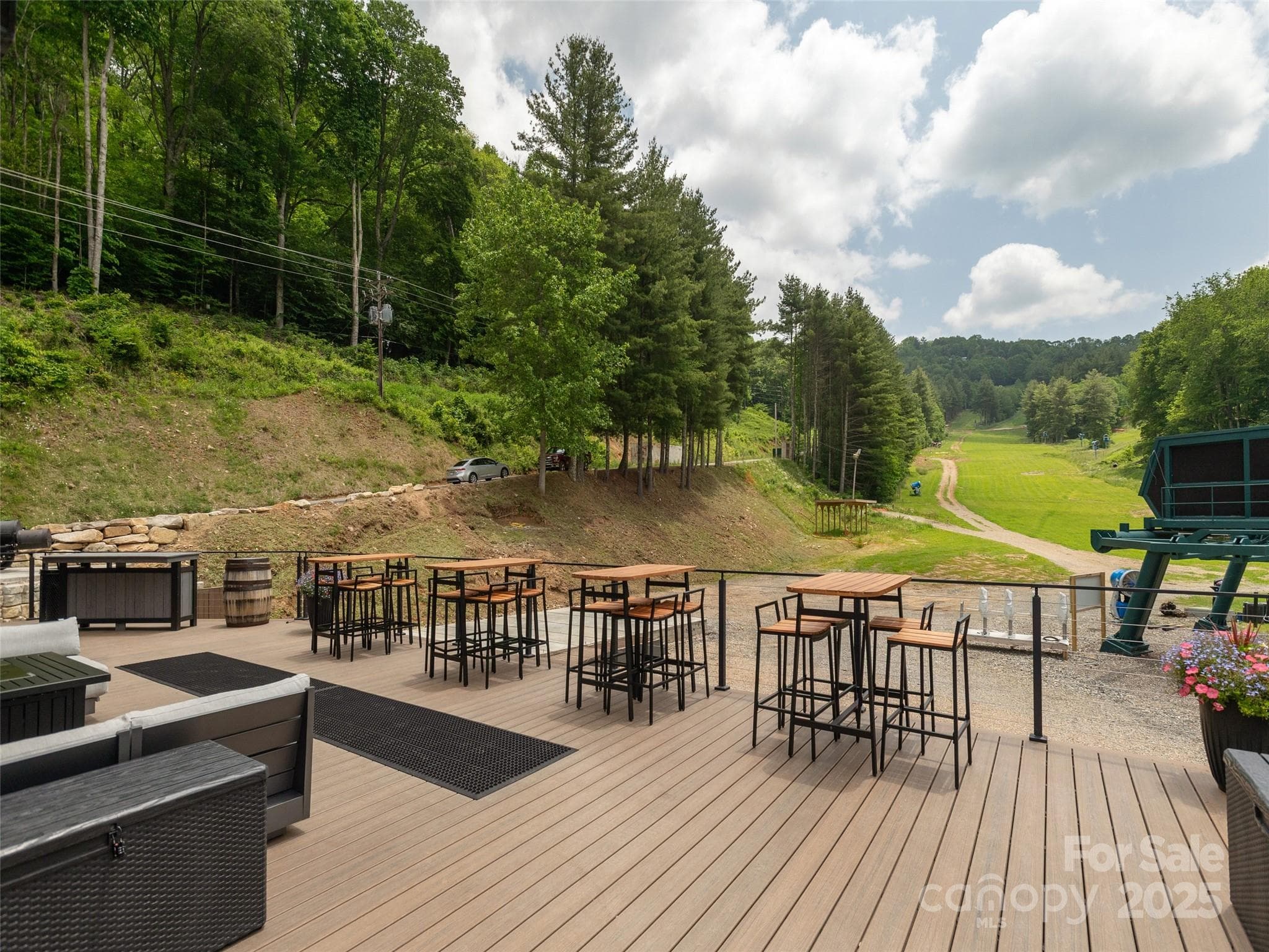 Ski Lodge & Restaurant - Mars Hill
