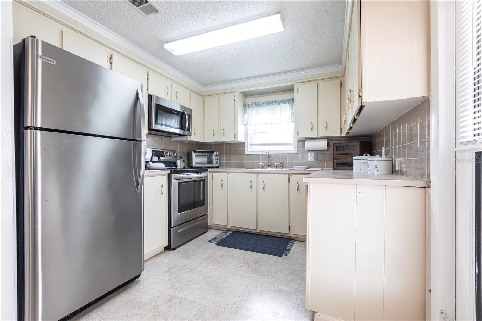 Manufactured Home at 2100 KINGS HWY #655, PORT CHARLOTTE, photo 9 of 74