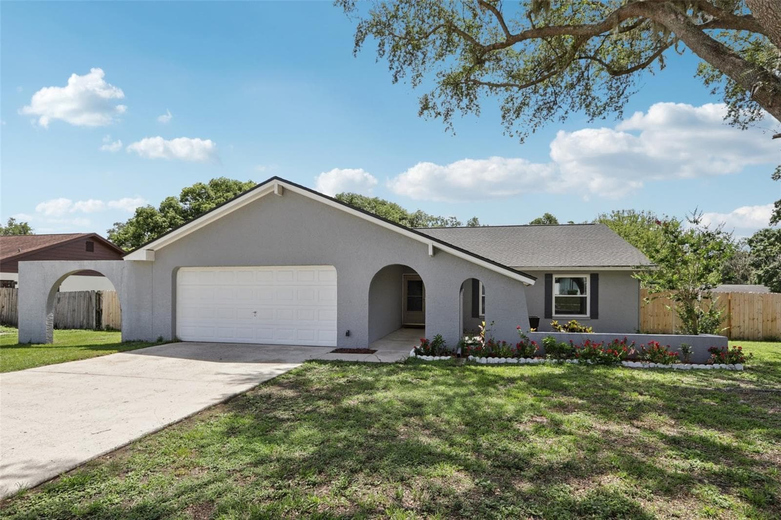 Single Family Residence at 1009 BLACK KNIGHT DR, VALRICO, photo 2 of 62