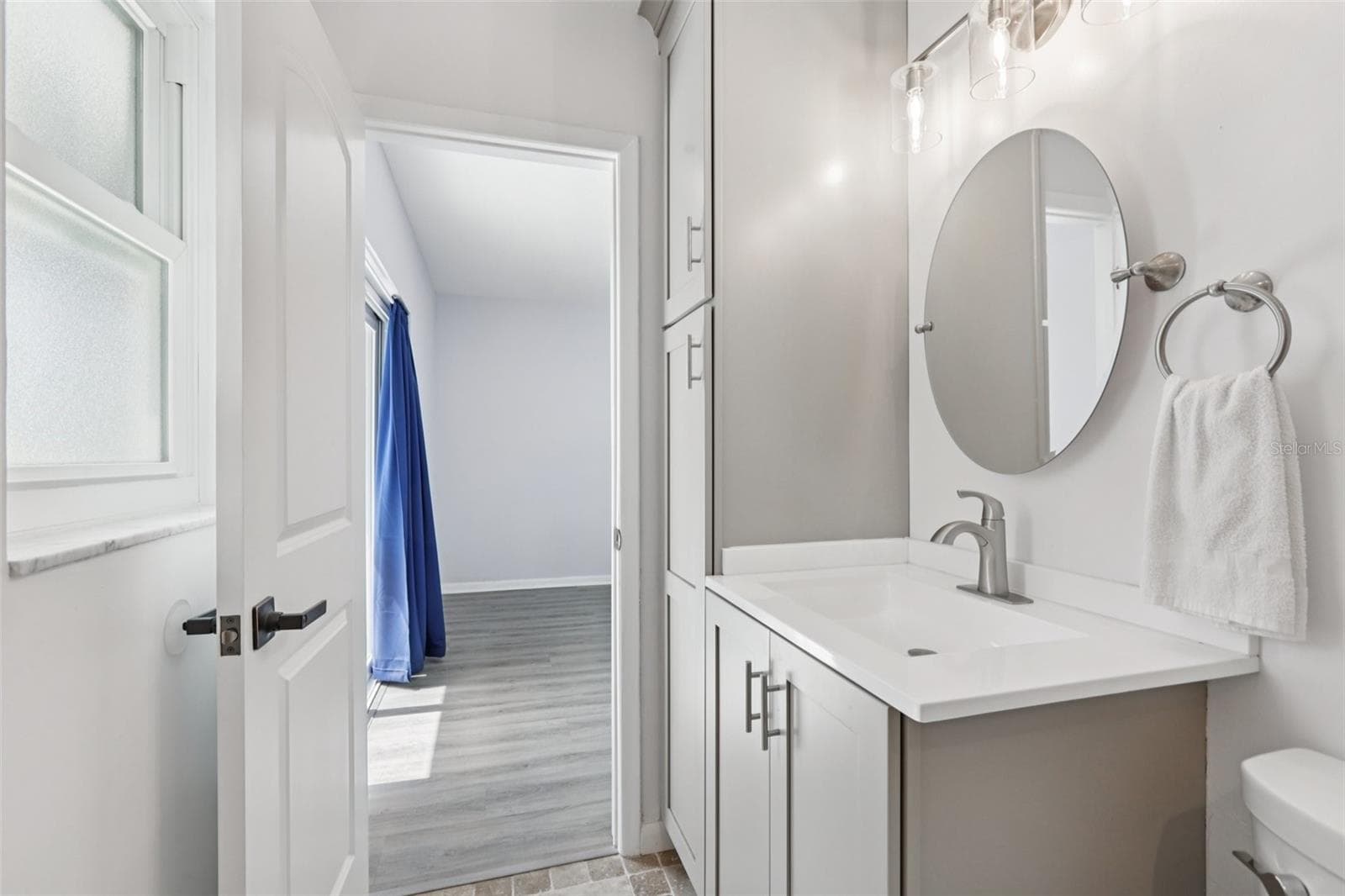 Main bath - 1009 BLACK KNIGHT DR, VALRICO