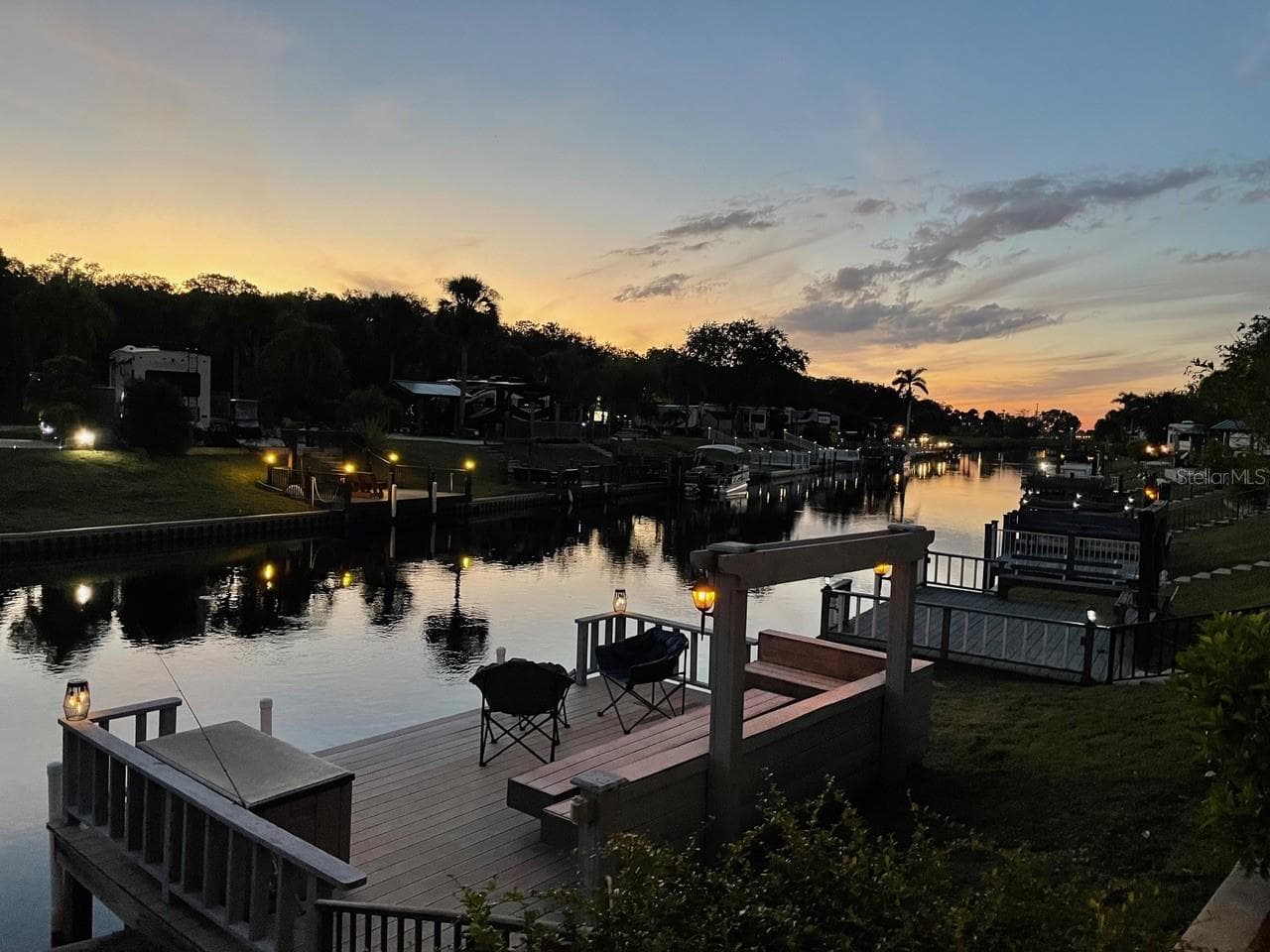 568 WATERWAY DR