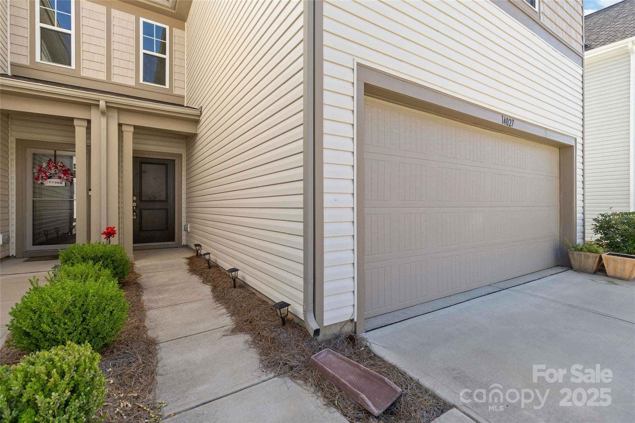 Townhouse at 14027 Clayborn Street, Midland, photo 4 of 35