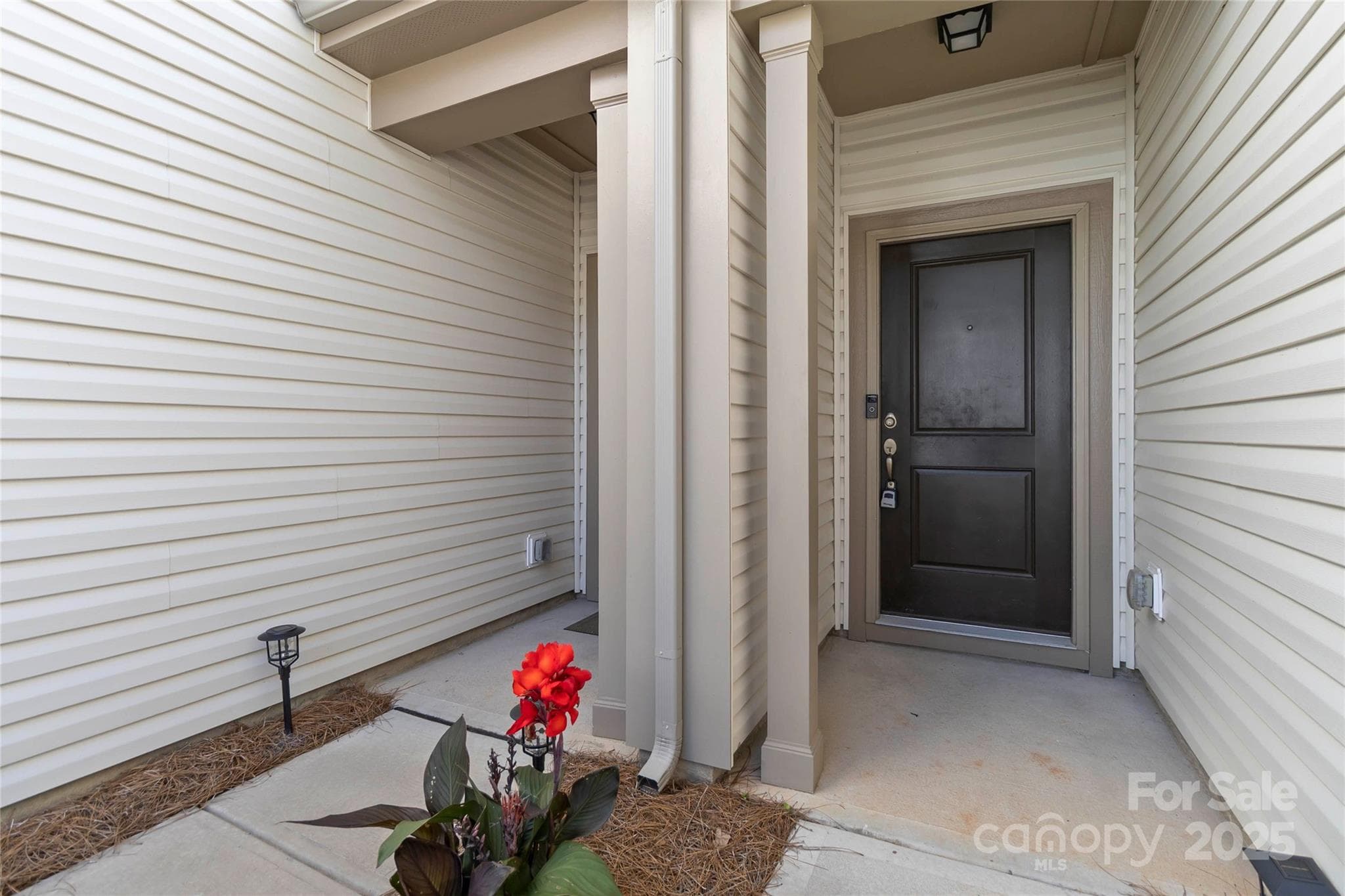 Townhouse at 14027 Clayborn Street, Midland, photo 5 of 35