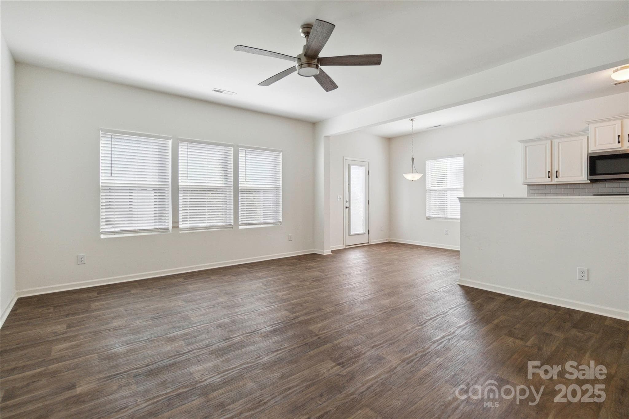 Townhouse at 14027 Clayborn Street, Midland, photo 7 of 35