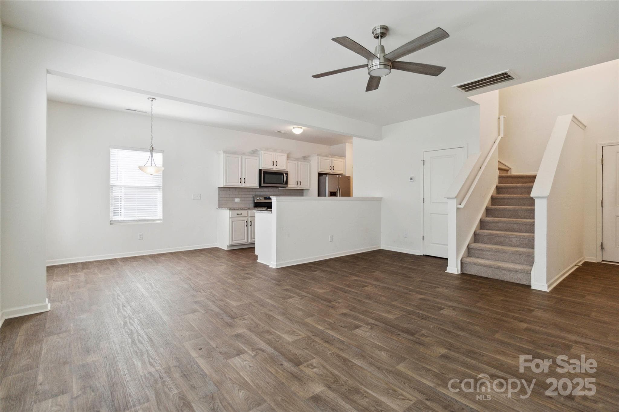 Townhouse at 14027 Clayborn Street, Midland, photo 8 of 35