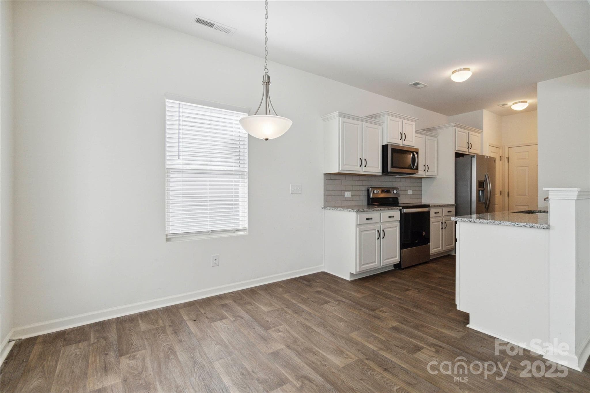 Townhouse at 14027 Clayborn Street, Midland, photo 10 of 35