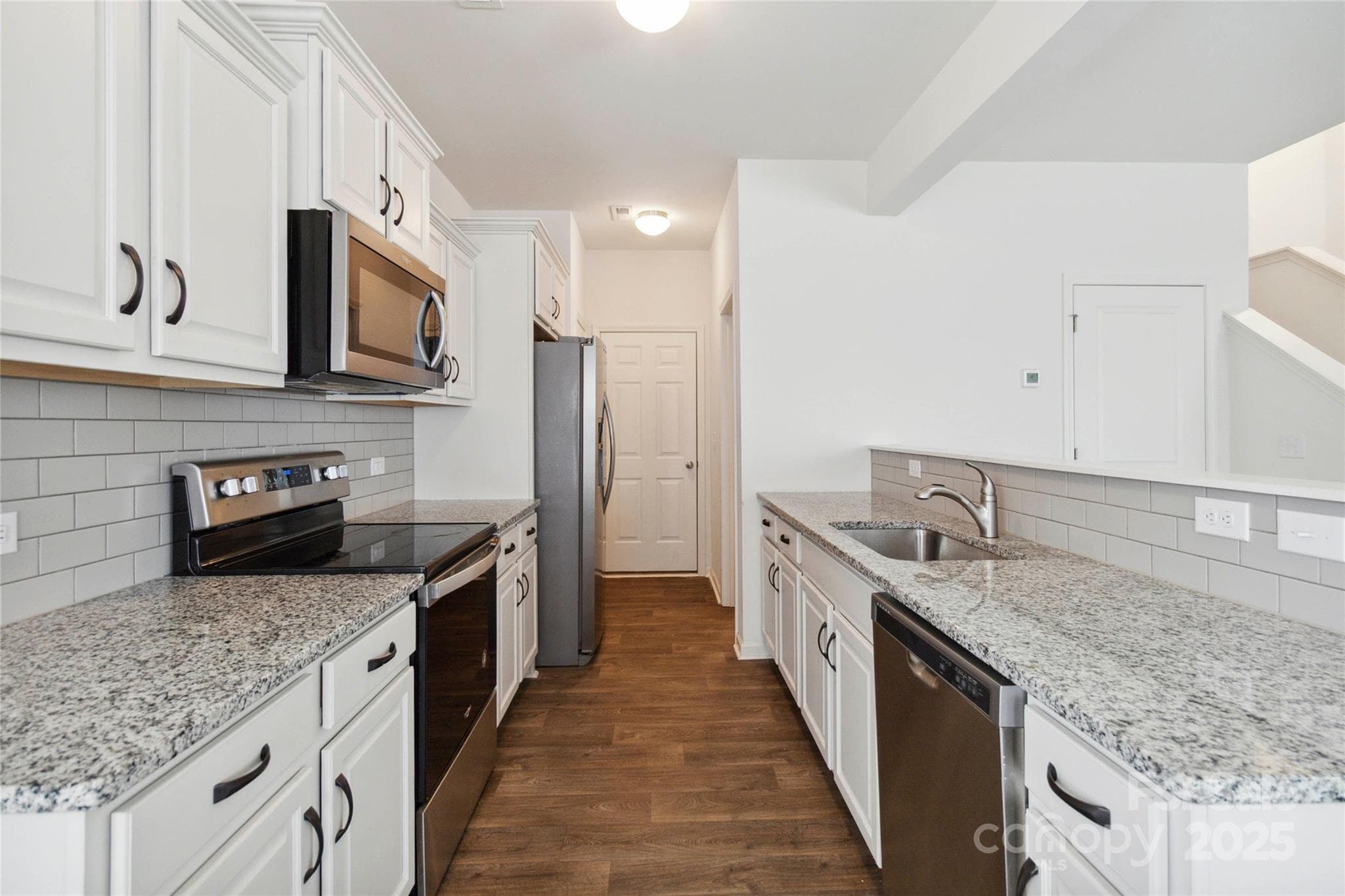 Townhouse at 14027 Clayborn Street, Midland, photo 11 of 35