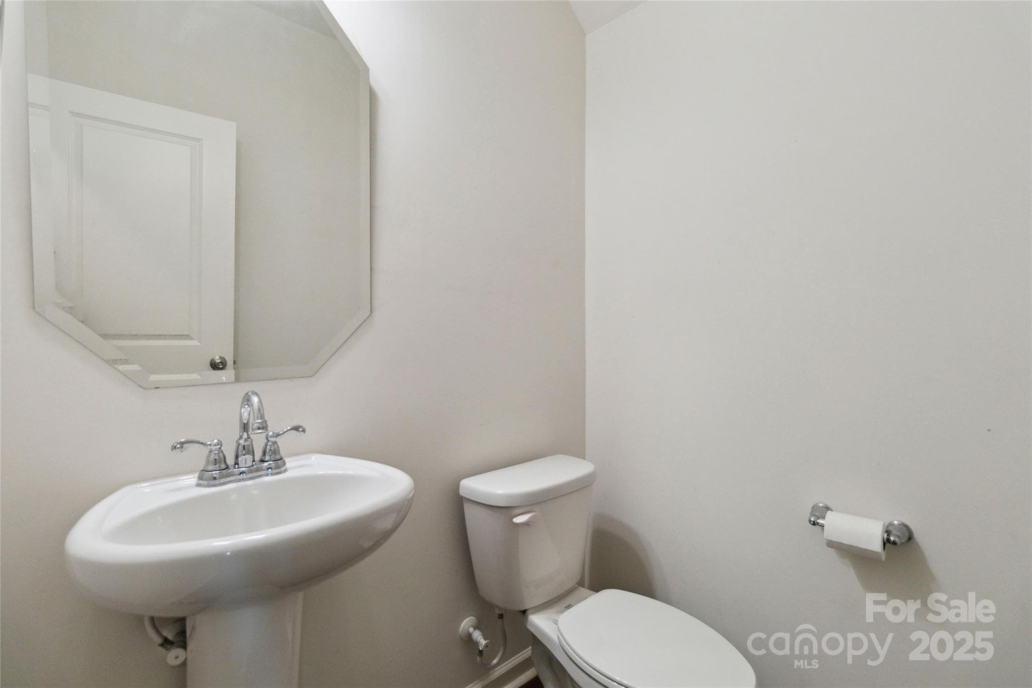 Townhouse at 14027 Clayborn Street, Midland, photo 16 of 35