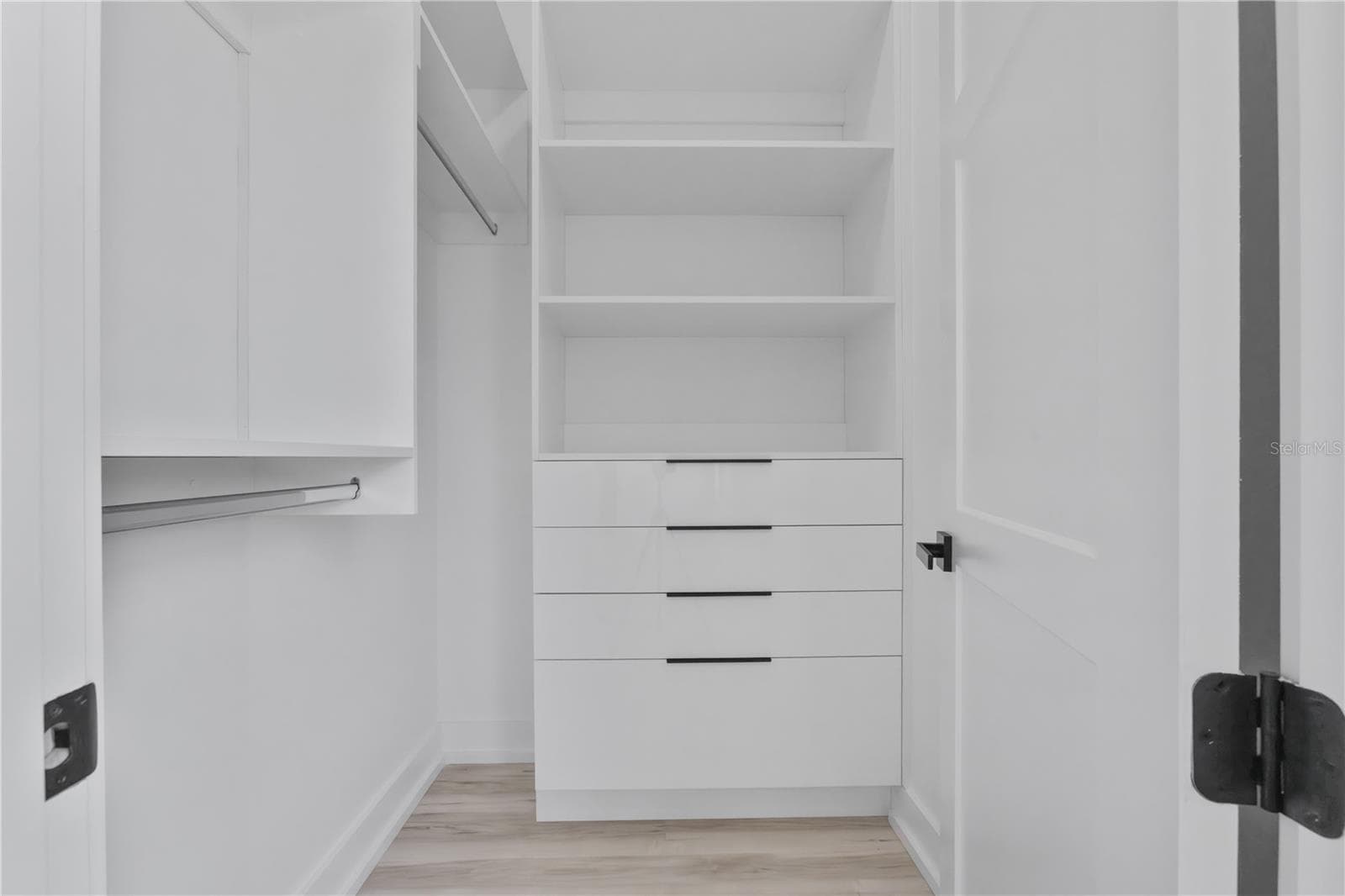 First floor in-law quarters. - 2121 BAYOU GRANDE BLVD NE, ST PETERSBURG