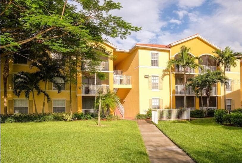 Condo - Hotel at 4149 RESIDENCE DR #801, FORT MYERS, photo 4 of 16