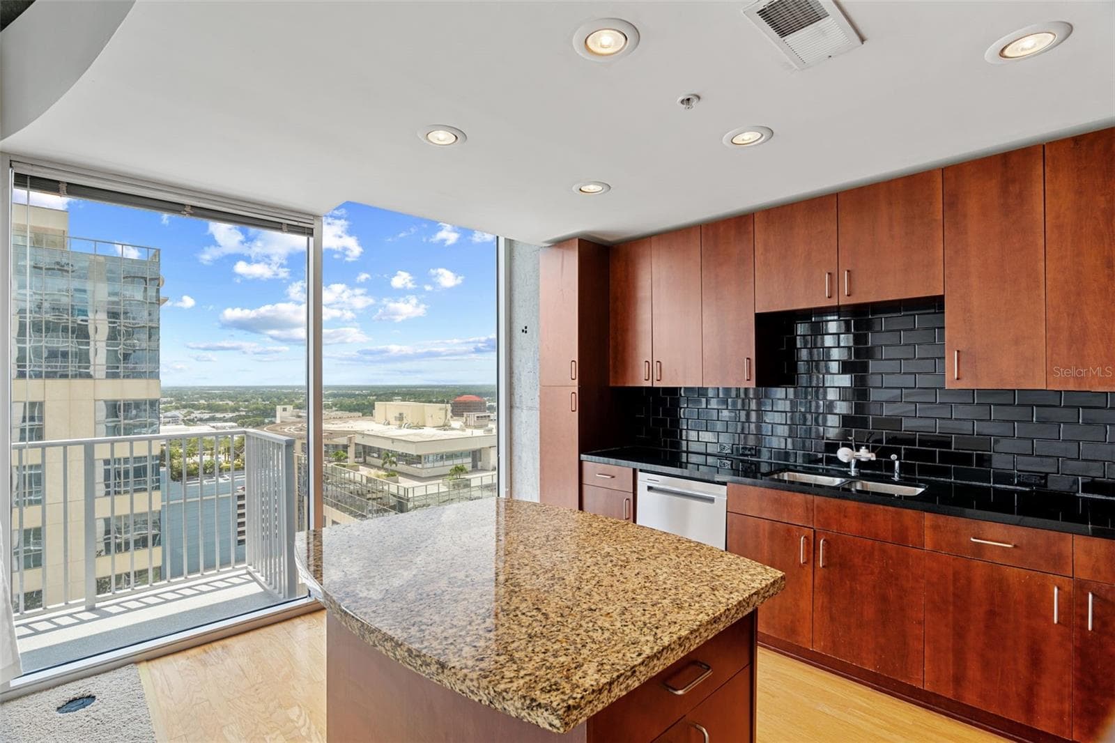Condominium at 155 S COURT AVE #2008, ORLANDO, photo 11 of 26