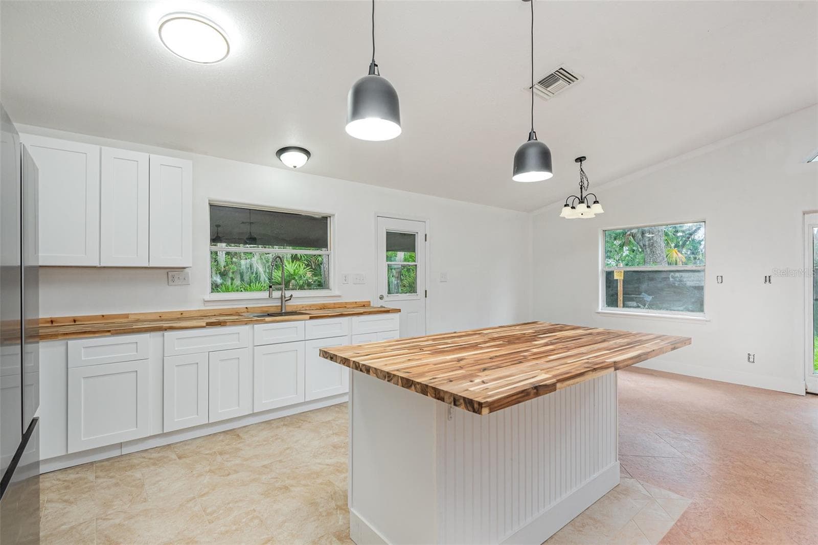 Single Family Residence at 4085 CYPRESS BEND, GENEVA, photo 9 of 17