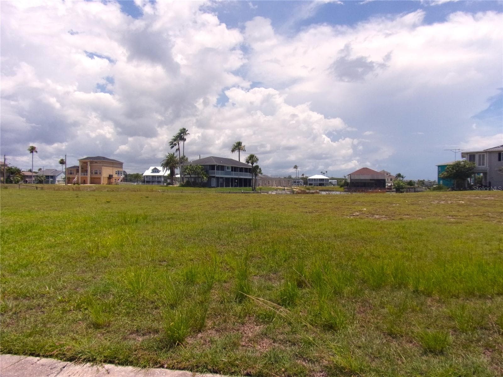 Looking from the street - 3406 BLUEFISH DR, HERNANDO BEACH