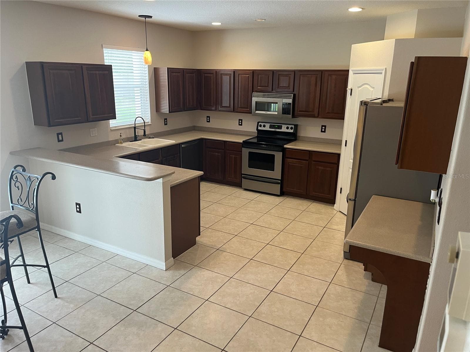 Single Family Residence at 5966 WILLOWS BRIDGE LOOP, ELLENTON, photo 12 of 57