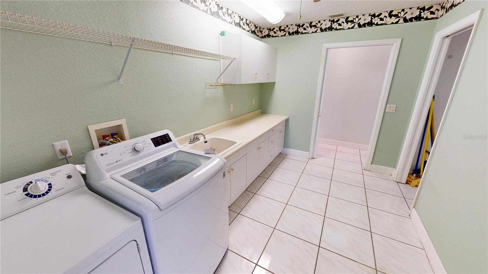 Interior Laundry - 2244 MAURITANIA RD, PUNTA GORDA